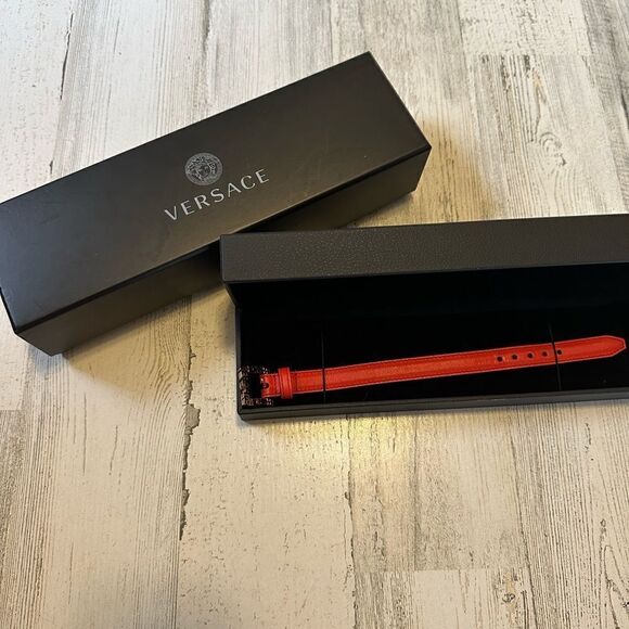 Versace Red Leather Sculpted Buckle Bracelet - Picture 3 of 4